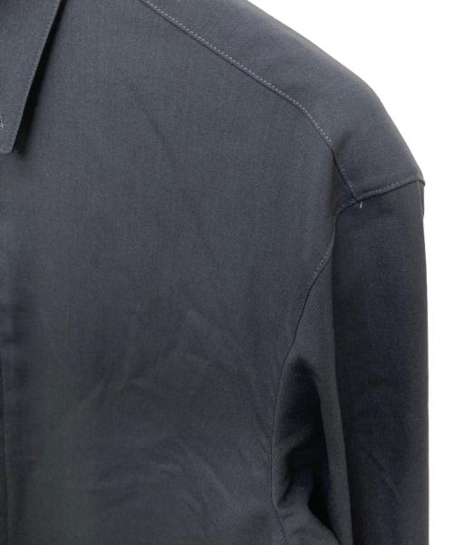 OVERCOAT（オーバーコート）OVERCOAT (オーバーコート) DROPPED SHOULDER TOP WITH SHIRT COLLAR IN WOOL SHIRTING/S23T01-NKWS グレー サイズ:1の古着・服飾アイテム