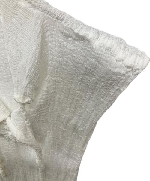 me ISSEY MIYAKE（ミーイッセイ ミヤケ）me ISSEY MIYAKE (ミーイッセイ ミヤケ) シワプリーツブラウス ホワイト サイズ:freeの古着・服飾アイテム