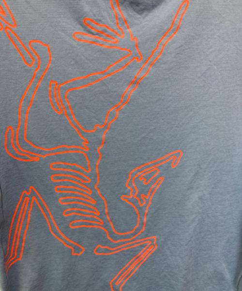 ARC'TERYX（アークテリクス）ARC'TERYX (アークテリクス) Cormac Arc Bird Logo SS Tee ブルー サイズ:Mの古着・服飾アイテム