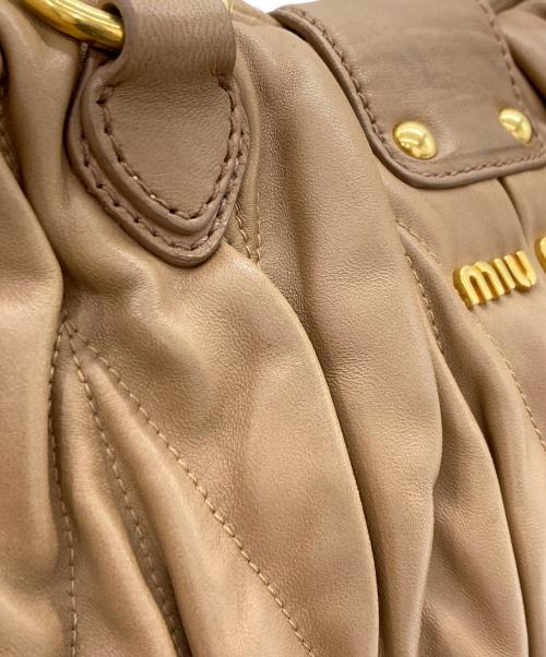 MIU MIU（ミュウミュウ）MIU MIU (ミュウミュウ) マテラッセ2WAYレザーバッグ/K5303 ブラウンの古着・服飾アイテム