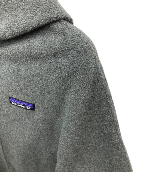 Patagonia（パタゴニア）Patagonia (パタゴニア) シンチラフリースポンチョ/STY25285FA16 グレー サイズ:MLの古着・服飾アイテム