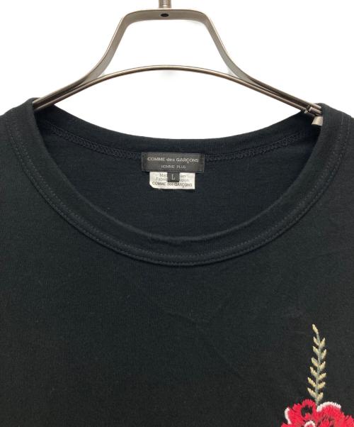 COMME des GARCONS HOMME PLUS（コムデギャルソンオムプリュス）COMME des GARCONS HOMME PLUS (コムデギャルソンオムプリュス) フワラーエンブロイダリーTee ブラック サイズ:Lの古着・服飾アイテム