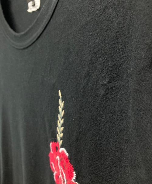 COMME des GARCONS HOMME PLUS（コムデギャルソンオムプリュス）COMME des GARCONS HOMME PLUS (コムデギャルソンオムプリュス) フワラーエンブロイダリーTee ブラック サイズ:Lの古着・服飾アイテム