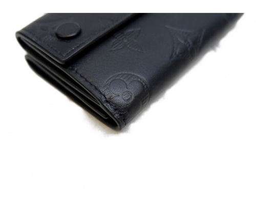 LOUIS VUITTON（ルイ ヴィトン）LOUIS VUITTON (ルイヴィトン) モノグラムシャドウ ディスカバリー・コンパクトウォレット ブラック M67631 UB4270 20年製の古着・服飾アイテム