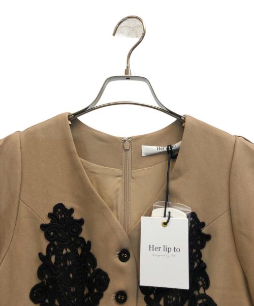 HER LIP TO（ハーリップトゥ）Her lip to (ハーリップトゥ) Lace Motif Twill Long Dress ベージュ サイズ:S 未使用品の古着・服飾アイテム