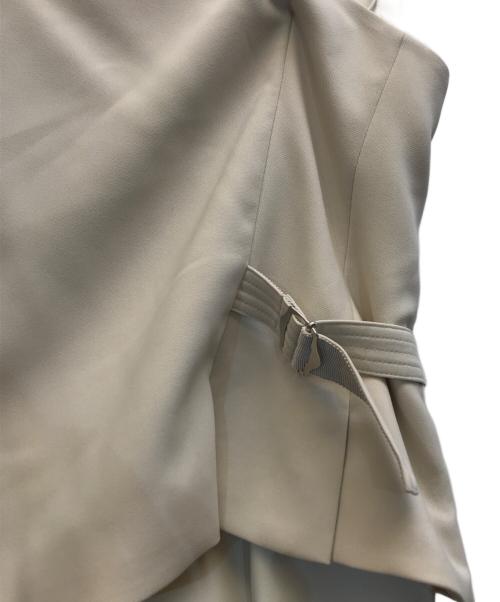 ELENDEEK（エレンディーク）ELENDEEK (エレンディーク) ONE SHOULDER LAYERED OP アイボリー サイズ:M 未使用品の古着・服飾アイテム