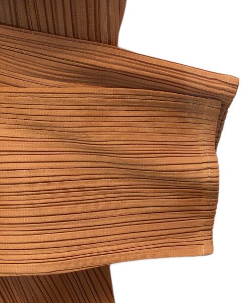 ISSEY MIYAKE（イッセイミヤケ）ISSEY MIYAKE (イッセイミヤケ) プリーツカーディガン オレンジ サイズ:Lの古着・服飾アイテム