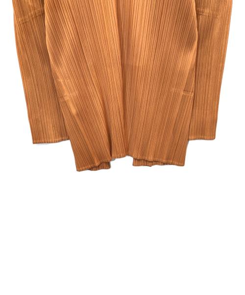 ISSEY MIYAKE（イッセイミヤケ）ISSEY MIYAKE (イッセイミヤケ) プリーツカーディガン オレンジ サイズ:Lの古着・服飾アイテム