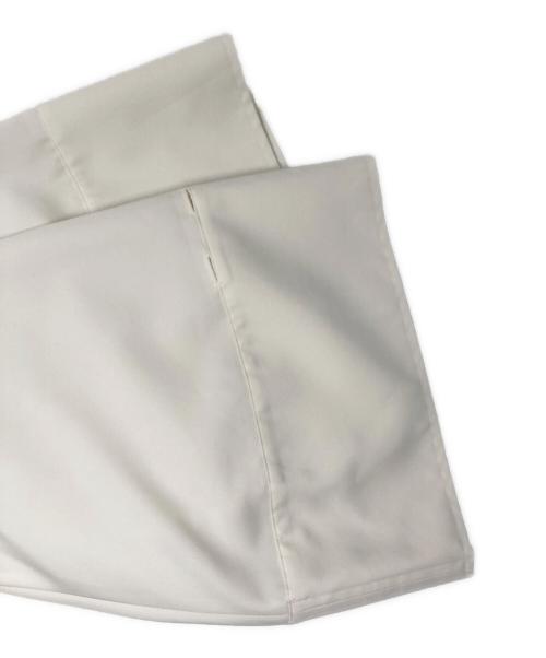 UNITED TOKYO（ユナイテッドトーキョー）UNITED TOKYO (ユナイテッドトーキョー) ディフォーメーションスリーブブラウス アイボリー サイズ:FREEの古着・服飾アイテム