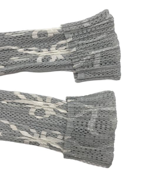 PLEATS PLEASE（プリーツプリーズ）PLEATS PLEASE (プリーツプリーズ) フラワーテープロングカーディガン グレー サイズ:4の古着・服飾アイテム