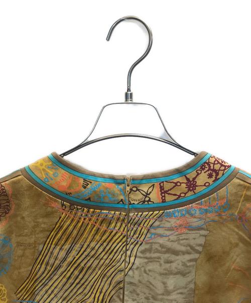 LEONARD（レオナール）LEONARD (レオナール) 総柄ワンピース ベージュ サイズ:Lの古着・服飾アイテム