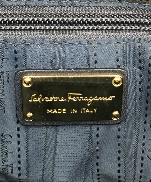 Salvatore Ferragamo（サルヴァトーレ フェラガモ）Salvatore Ferragamo (サルヴァトーレ フェラガモ) ソフィア ミディアム2WAYバッグ ネイビーの古着・服飾アイテム
