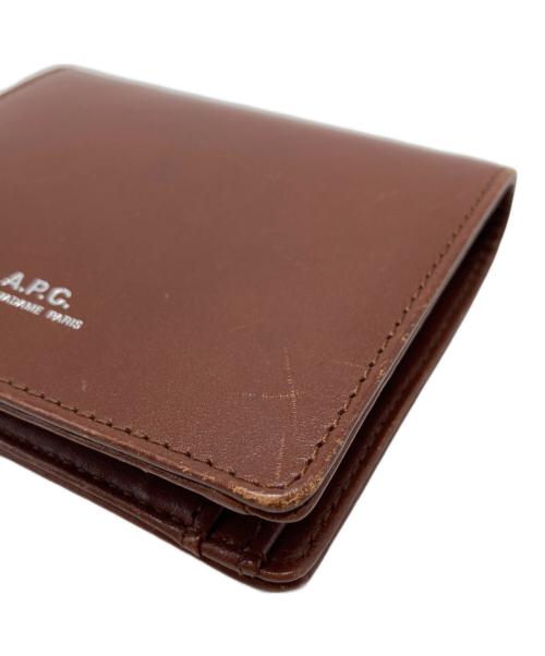 A.P.C.（アーペーセー）A.P.C. (アーペーセー) 2つ折り財布 ブラウンの古着・服飾アイテム