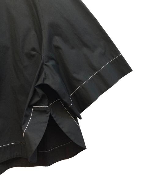 LEE MATHEWS（リー マシュー）LEE MATHEWS (リー マシュー) ステッチデザインハーフボタンシャツ ブラックの古着・服飾アイテム