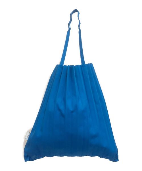 ISSEY MIYAKE me（イッセイ ミヤケ ミー）ISSEY MIYAKE me (イッセイ ミヤケ ミー) TRUNK PLEATS BAG 12 ブルーの古着・服飾アイテム