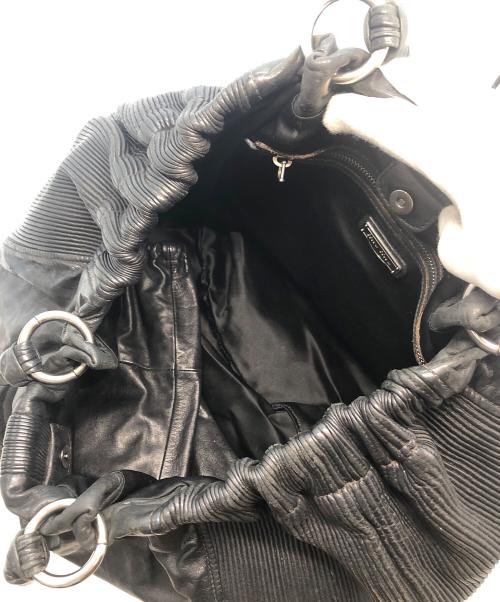 MIU MIU（ミュウミュウ）MIU MIU (ミュウミュウ) ショルダーバッグ ブラックの古着・服飾アイテム