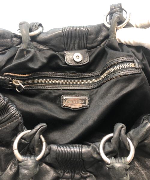 MIU MIU（ミュウミュウ）MIU MIU (ミュウミュウ) ショルダーバッグ ブラックの古着・服飾アイテム