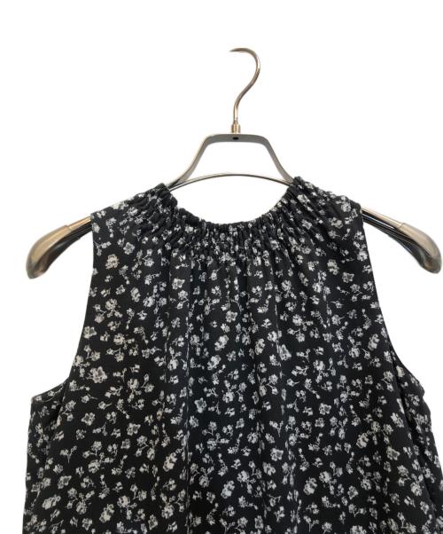 Mila Owen（ミラオーウェン）Mila Owen (ミラオーウェン) フローラルシャーリングネックノースリワンピ ブラック サイズ:00の古着・服飾アイテム