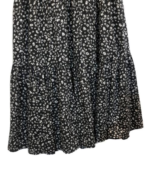 Mila Owen（ミラオーウェン）Mila Owen (ミラオーウェン) フローラルシャーリングネックノースリワンピ ブラック サイズ:00の古着・服飾アイテム