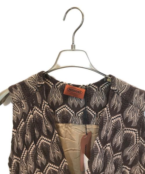 missoni（ミッソーニ）MISSONI (ミッソーニ) 総柄ノースリーブワンピース ブラウン サイズ:40-06の古着・服飾アイテム