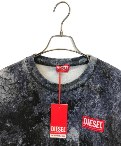 DIESEL（ディーゼル）DIESEL (ディーゼル) 総柄クルーネックTシャツ ネイビー サイズ:M 未使用品の古着・服飾アイテム