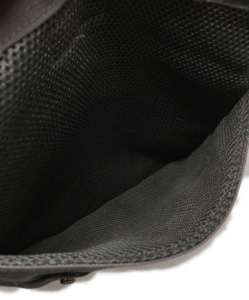 BRIEFING（ブリーフィング）BRIEFING (ブリーフィング) クラッチバッグ グレーの古着・服飾アイテム