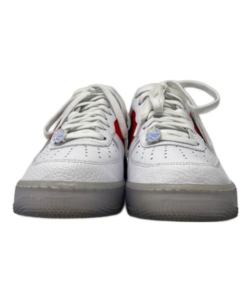 NIKE（ナイキ）NIKE (ナイキ) エアフォース1'07 LV8 EMB ホワイト/ブラック-バーストグレー-ユニバーシティレッド ホワイト×レッド サイズ:US9.5の古着・服飾アイテム