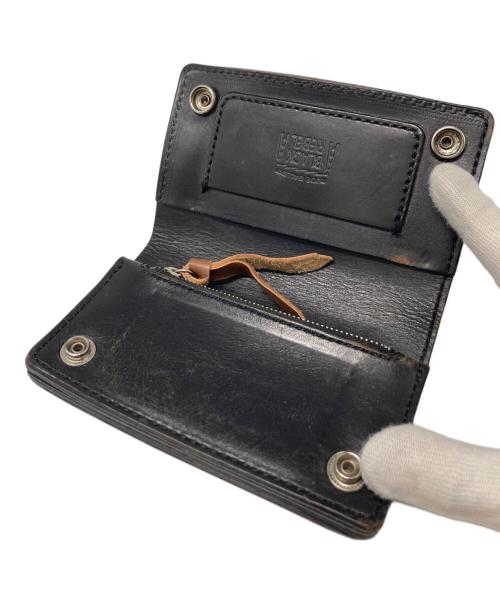 RUDE GALLERY BLACK REBEL（ルードギャラリー ブラックレーベル）RUDE GALLERY BLACK REBEL (ルードギャラリー ブラックレーベル) レザー2つ折り財布 ブラックの古着・服飾アイテム