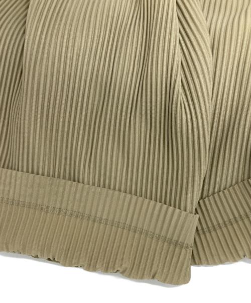 HOMME PLISSE ISSEY MIYAKE（オム プリッセ イッセイ ミヤケ）HOMME PLISSE ISSEY MIYAKE (オムプリッセ イッセイ ミヤケ) プリーツワイドドカンパンツ ベルト付き オリーブ サイズ:2の古着・服飾アイテム