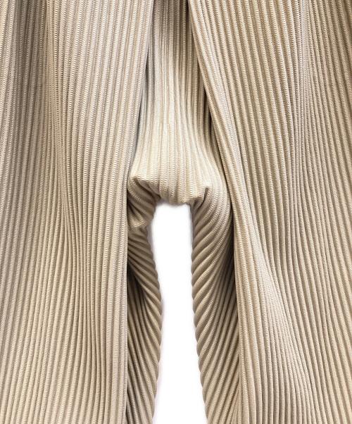 HOMME PLISSE ISSEY MIYAKE（オム プリッセ イッセイ ミヤケ）HOMME PLISSE ISSEY MIYAKE (オムプリッセ イッセイ ミヤケ) プリーツワイドドカンパンツ ベルト付き オリーブ サイズ:2の古着・服飾アイテム