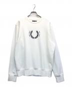 FRED PERRYフレッドペリー）の古着「ローレルリースクルースウェット」｜ホワイト