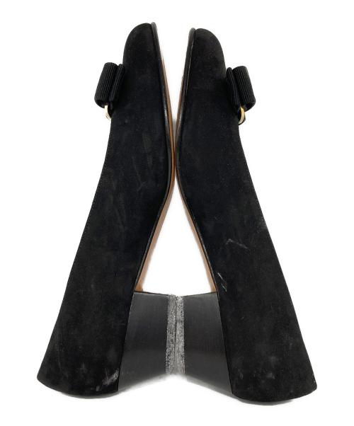 Salvatore Ferragamo（サルヴァトーレ フェラガモ）Salvatore Ferragamo (サルヴァトーレ フェラガモ) ヴァラリボンパンプス ブラック サイズ:5の古着・服飾アイテム