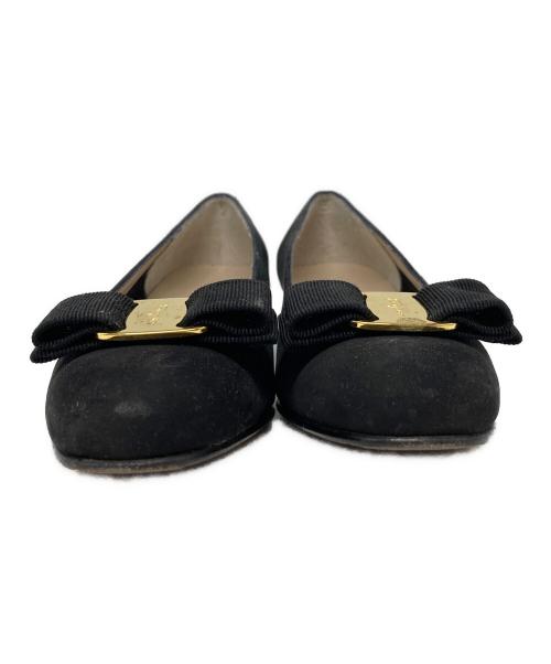 Salvatore Ferragamo（サルヴァトーレ フェラガモ）Salvatore Ferragamo (サルヴァトーレ フェラガモ) ヴァラリボンパンプス ブラック サイズ:5の古着・服飾アイテム