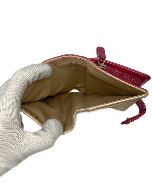 CHANEL（シャネル）CHANEL (シャネル) カメリア2つ折り財布 ピンクの古着・服飾アイテム