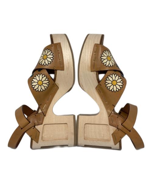 MIU MIU（ミュウミュウ）MIU MIU (ミュウミュウ) ウッドサンダル ブラウン サイズ:36 1/2の古着・服飾アイテム