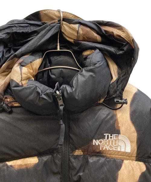 THE NORTH FACE（ザ ノース フェイス）THE NORTH FACE (ザ ノース フェイス) Supreme (シュプリーム) Bleached Denim Print Nuptse Jacket ブラック×ブラウン サイズ:Ｍの古着・服飾アイテム