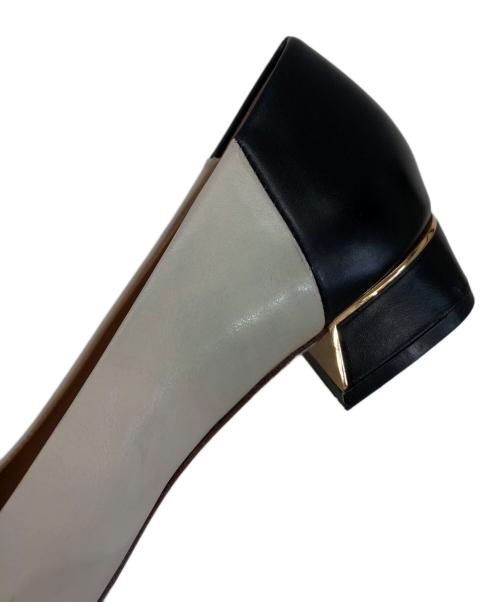 TORY BURCH（トリーバーチ）TORY BURCH (トリーバーチ) Tロゴプレートパンプス ベージュ×ブラック サイズ:７Mの古着・服飾アイテム