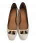 中古・古着 TORY BURCH (トリーバーチ) Tロゴプレートパンプス ベージュ×ブラック サイズ:７M：4000円