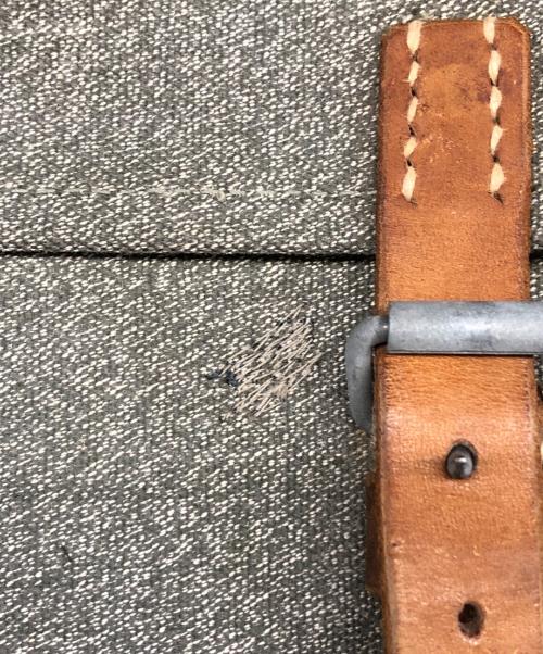 スイス軍（スイスアーミー）スイス軍 (スイスアーミー) キャンバスリュック カーキの古着・服飾アイテム