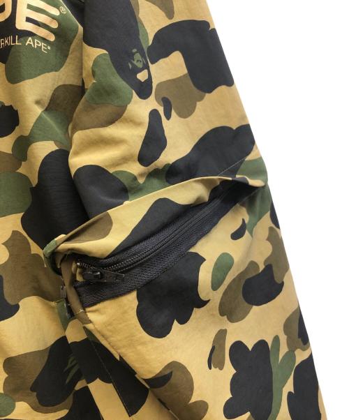 A BATHING APE（アベイシングエイプ）A BATHING APE (ア ベイシング エイプ) ファーストカモ レインジャケット グリーン サイズ:Mの古着・服飾アイテム