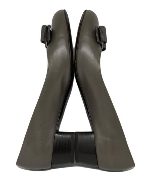 Salvatore Ferragamo（サルヴァトーレ フェラガモ）Salvatore Ferragamo (サルヴァトーレ フェラガモ) リボンパンプス グレー サイズ:6 1/2の古着・服飾アイテム