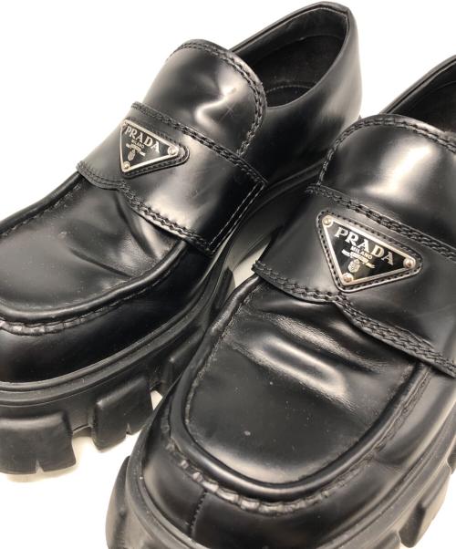 PRADA（プラダ）PRADA (プラダ) モノリス ブラッシュドレザー ローファー ブラック サイズ:6の古着・服飾アイテム