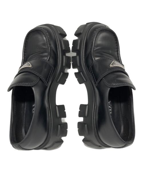 PRADA（プラダ）PRADA (プラダ) モノリス ブラッシュドレザー ローファー ブラック サイズ:6の古着・服飾アイテム