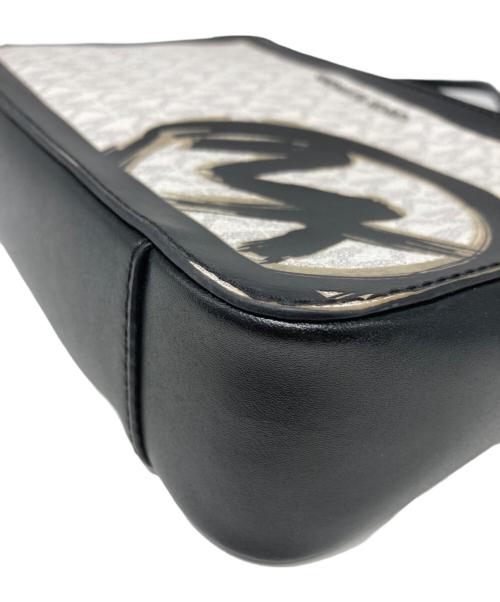 MICHAEL KORS（マイケル・コース）MICHAEL KORS (マイケルコース) ショルダーバッグ ホワイトの古着・服飾アイテム