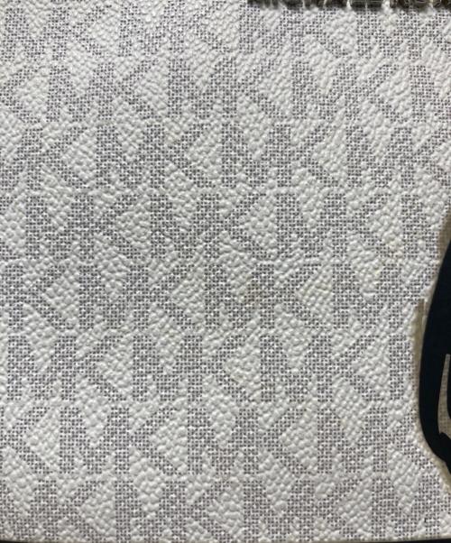 MICHAEL KORS（マイケル・コース）MICHAEL KORS (マイケルコース) ショルダーバッグ ホワイトの古着・服飾アイテム