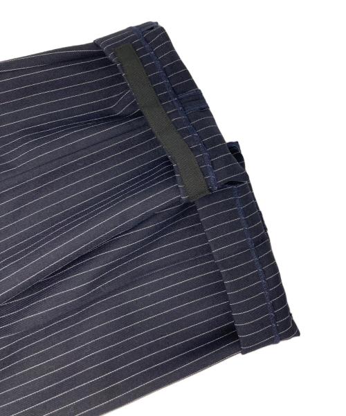 ALEXANDER McQUEEN（アレキサンダーマックイーン）ALEXANDER McQUEEN (アレキサンダーマックイーン) ストライプスラックス ネイビー サイズ:48の古着・服飾アイテム