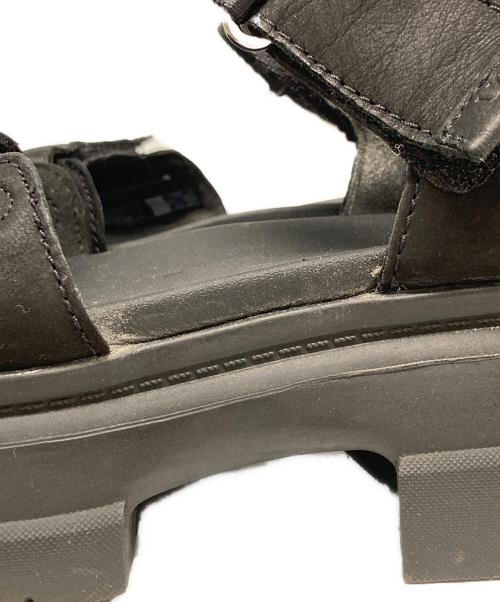 UGG（アグ）UGG (アグ) ASHTON ANKLE SANDALS ブラック サイズ:22cmの古着・服飾アイテム