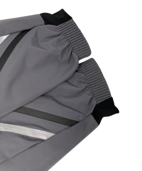 adidas（アディダス）adidas (アディダス) ナイロンジャケット グレー サイズ:2XLの古着・服飾アイテム