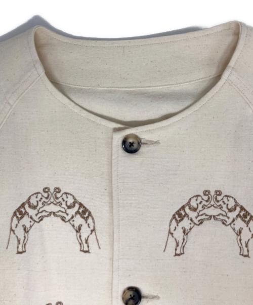 sillage（シアージ）sillage (シアージ) GILET Embroidered Elephant アイボリー サイズ:Fの古着・服飾アイテム