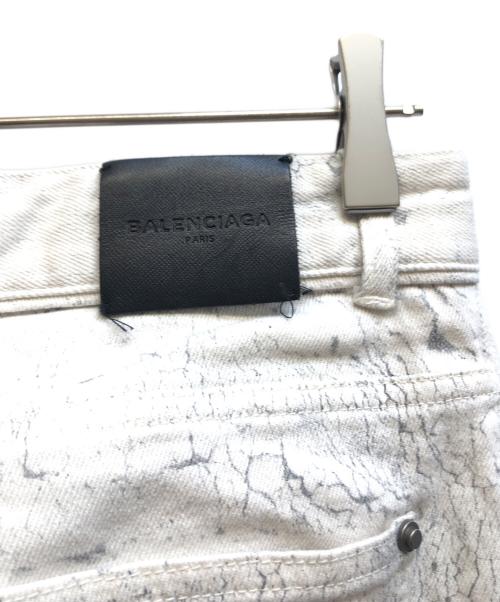 BALENCIAGA（バレンシアガ）BALENCIAGA (バレンシアガ) 鱗模様転写プリントデニムパンツ ホワイト サイズ:28の古着・服飾アイテム